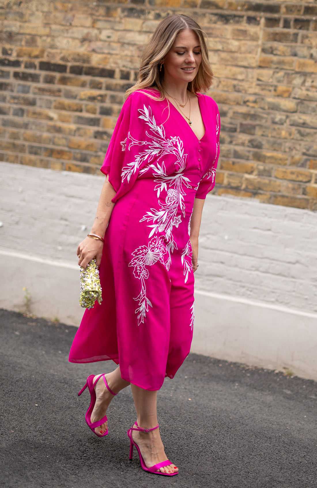 THE CHRISTINE EMBROIDERED FLUTTER SLEEVE PLUNGE NECK MIDI DRESS PINK WHITE CURVE