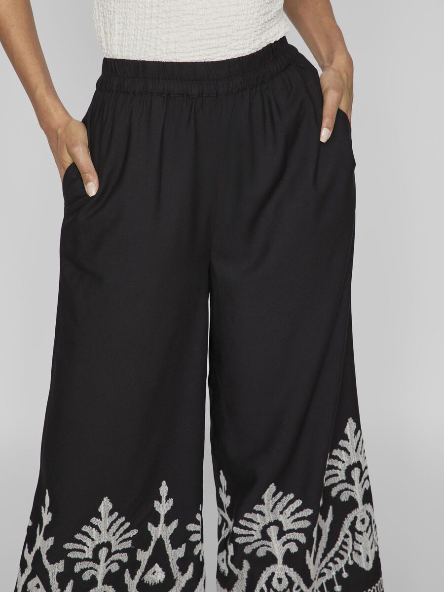 Winnie Embroidered Cropped Trousers (Black)