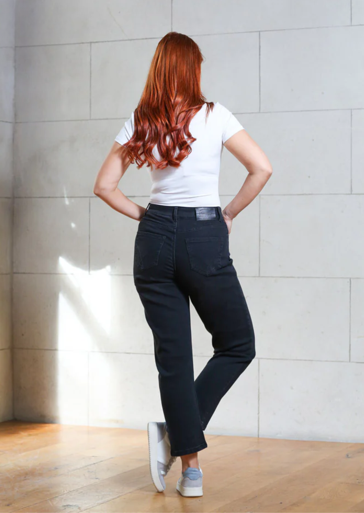 Kane Crop Mom Jeans Regular Leg (Black)