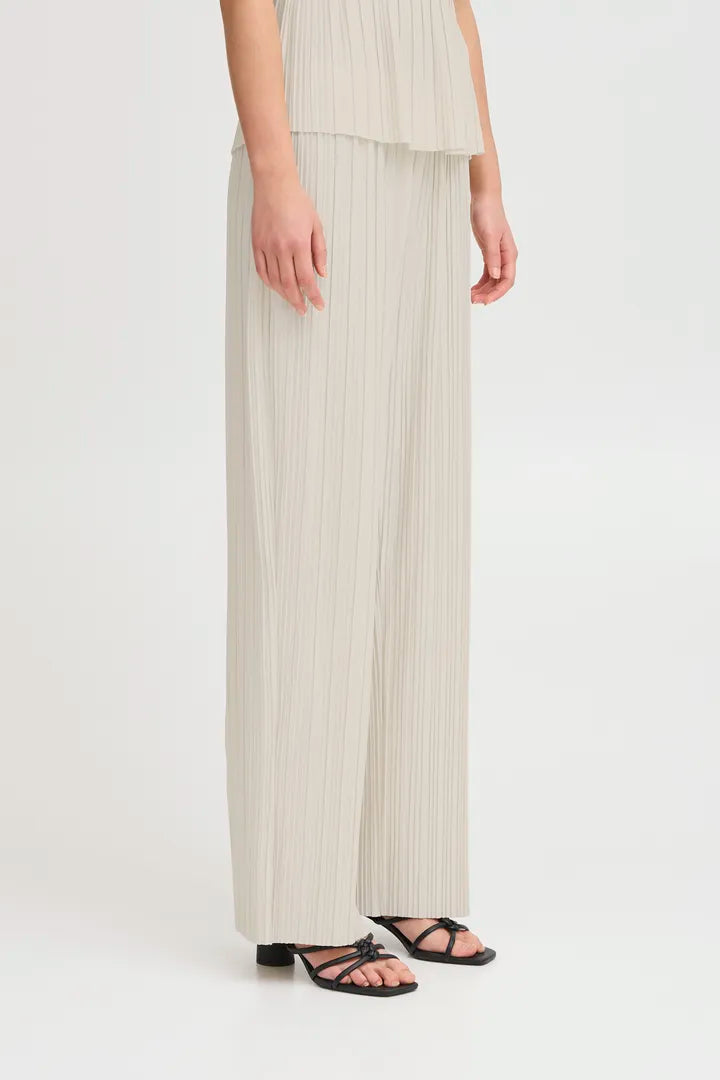 Ana Wide Leg Plisse Pants (Almond Milk)