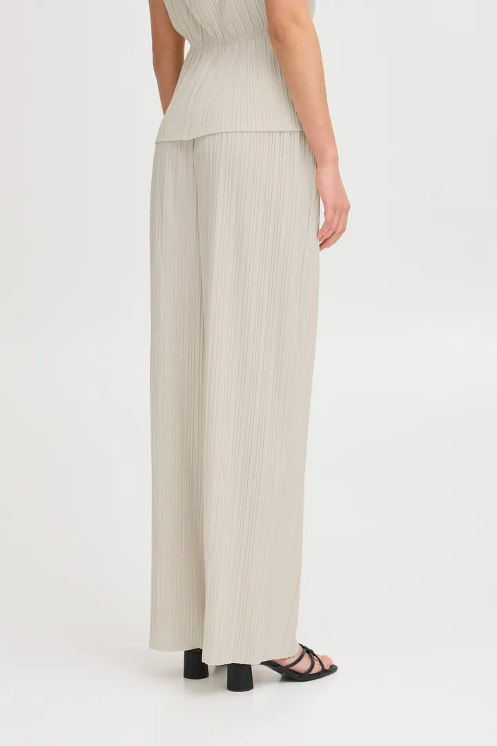 Ana Wide Leg Plisse Pants (Almond Milk)