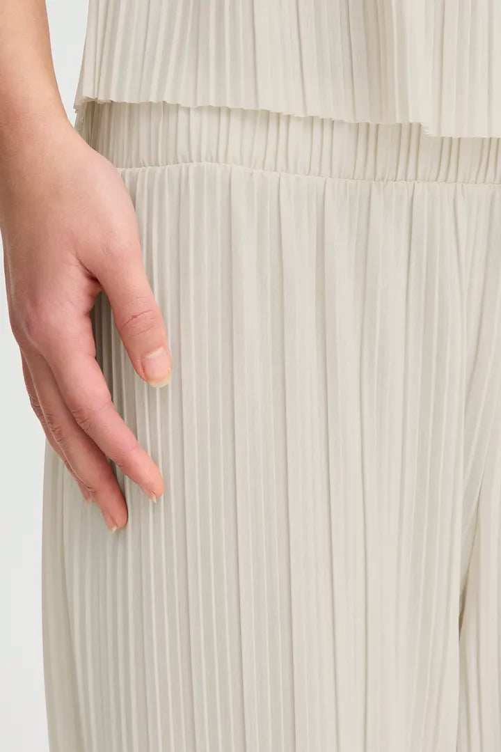 Ana Wide Leg Plisse Pants (Almond Milk)