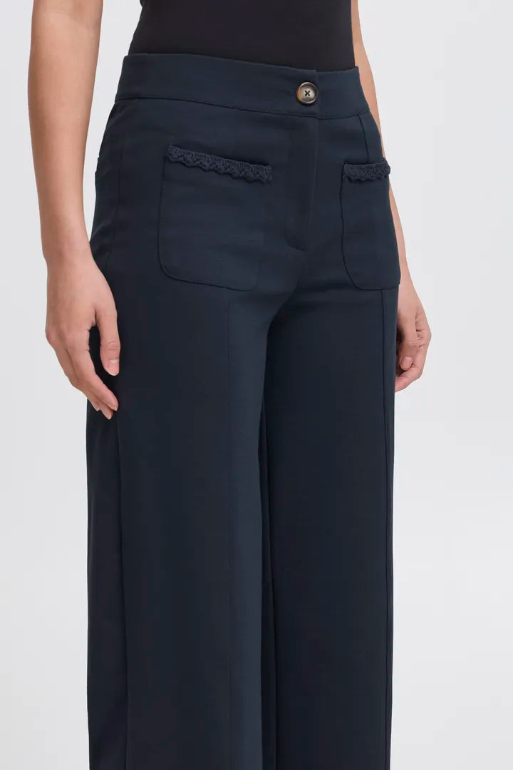 Yvonne Cropped Pants (Total Eclipse)