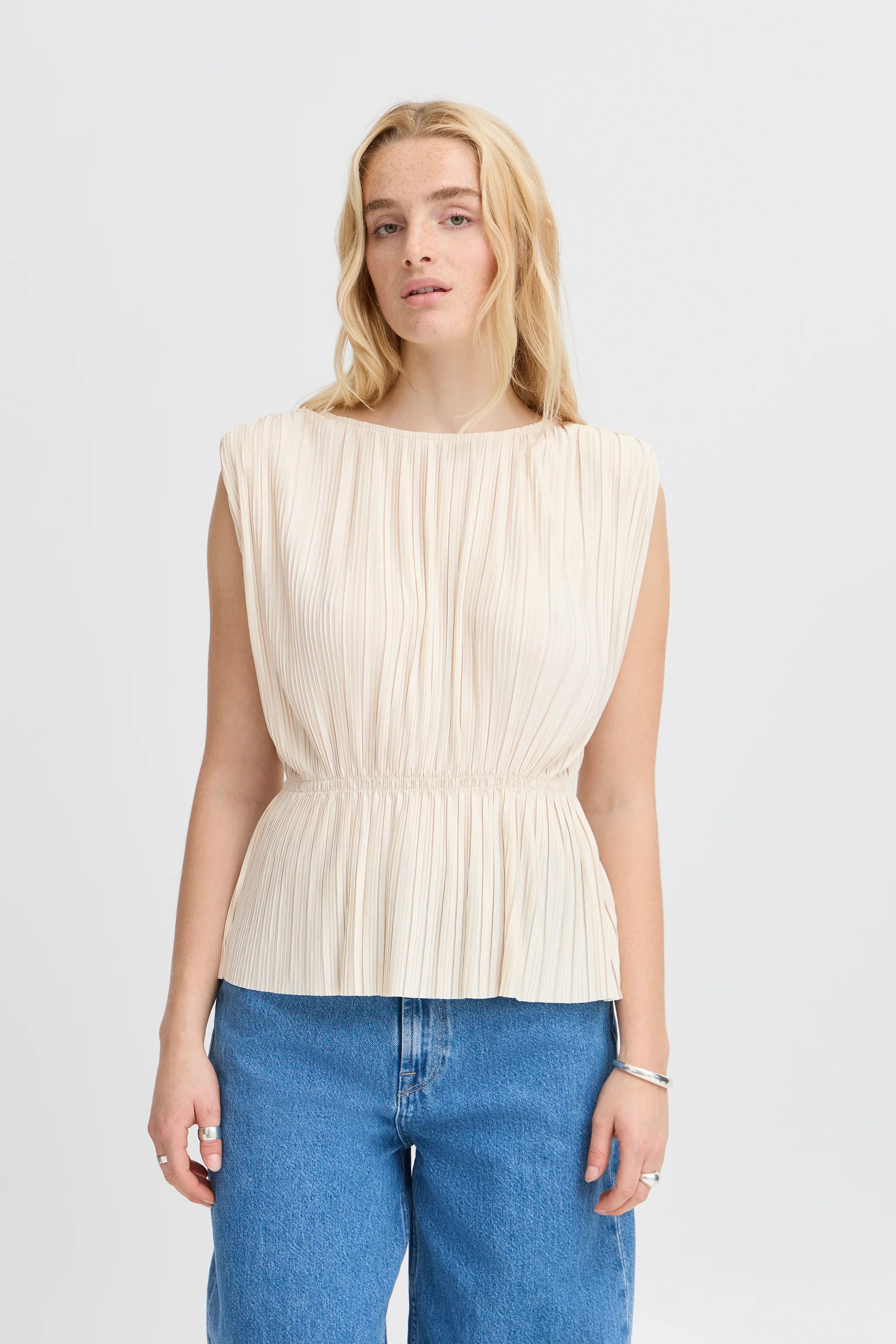 Ana Plisse Sleeveless Top (Almond Milk)