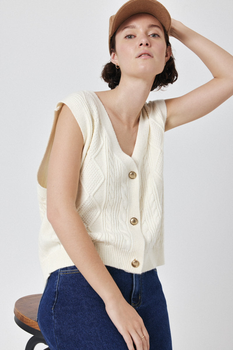 Auria Sleeveless Cardigan (Cream)