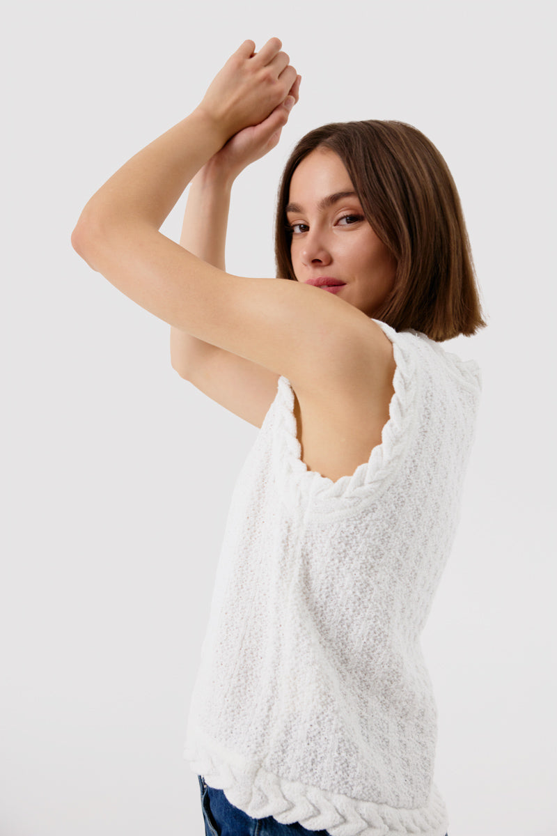 Aya Sleeveless Cardigan (White)