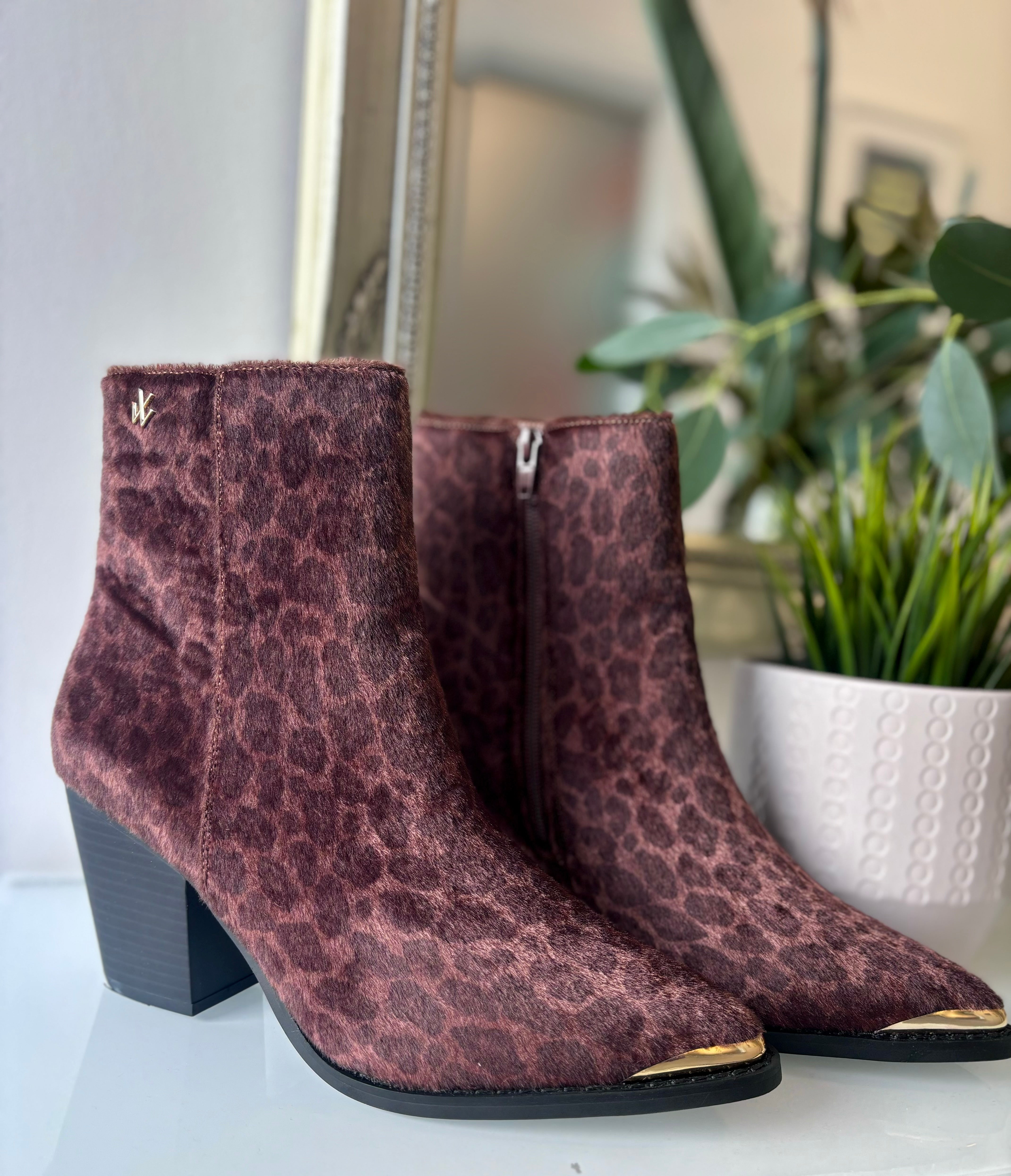 Jenn Cowboy Boot (Leopard)