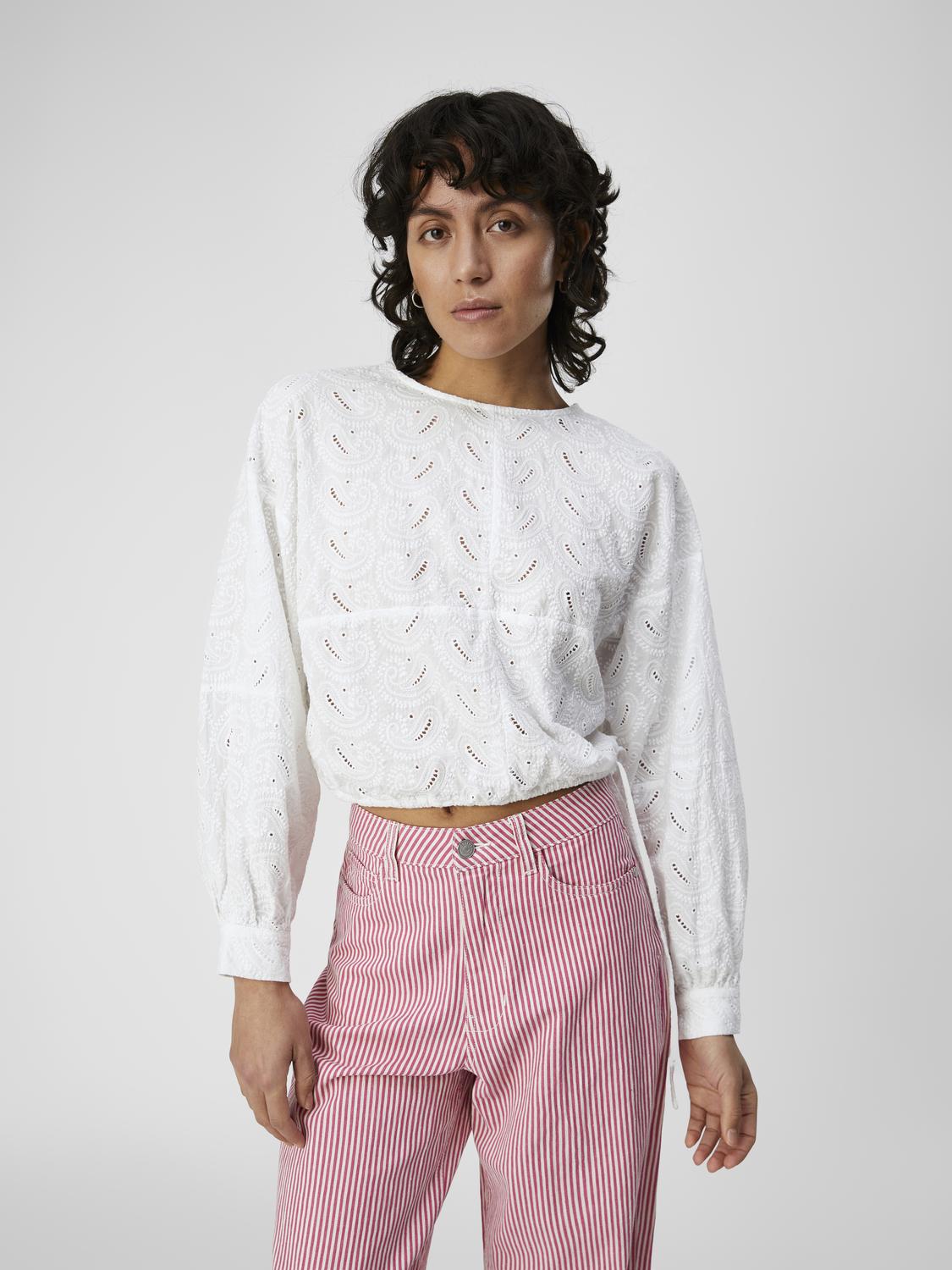 JUNIA EMBROIDERED TOP (WHITE)