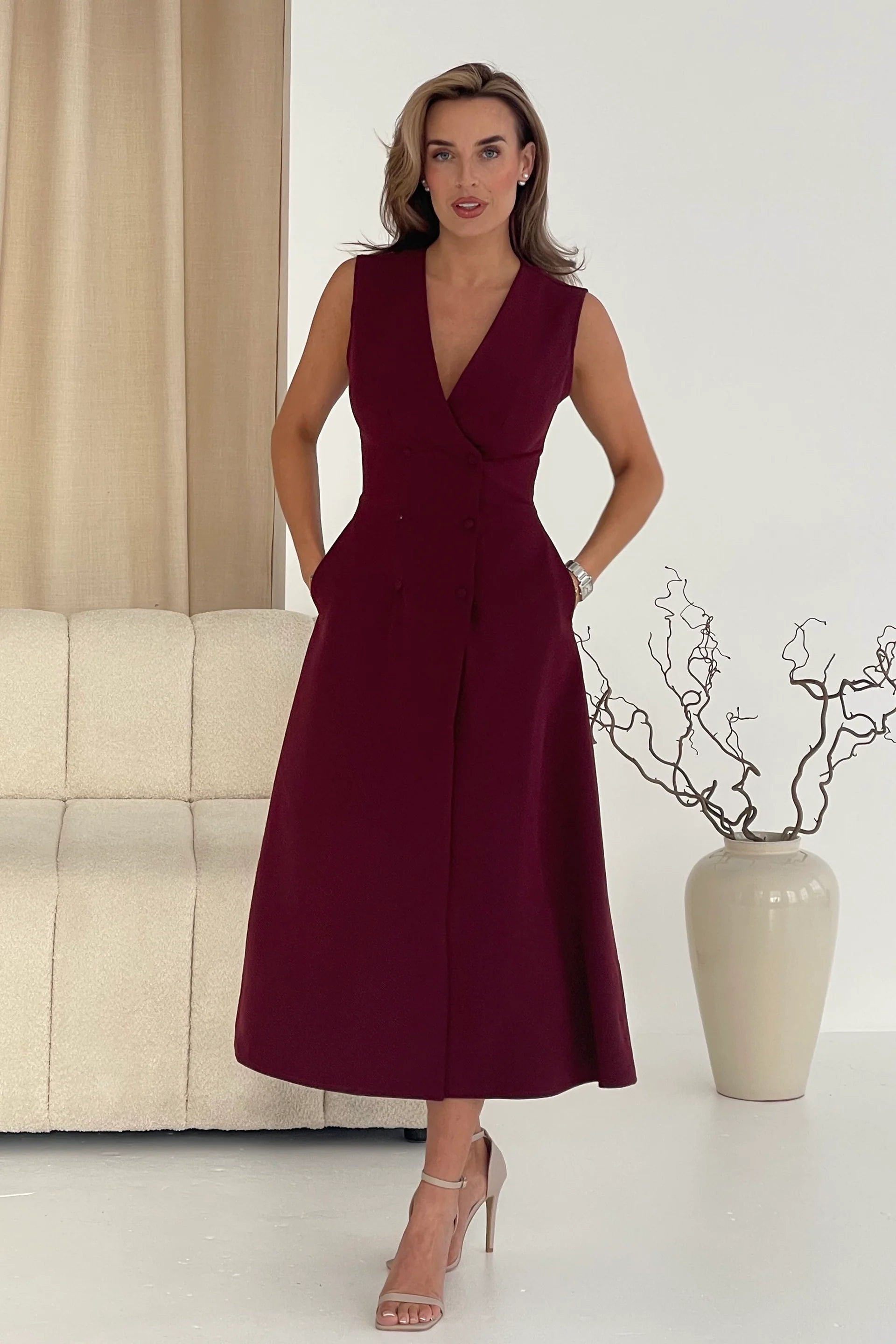 Hazel Tailored Sleeveless Midi Dress (Wine)