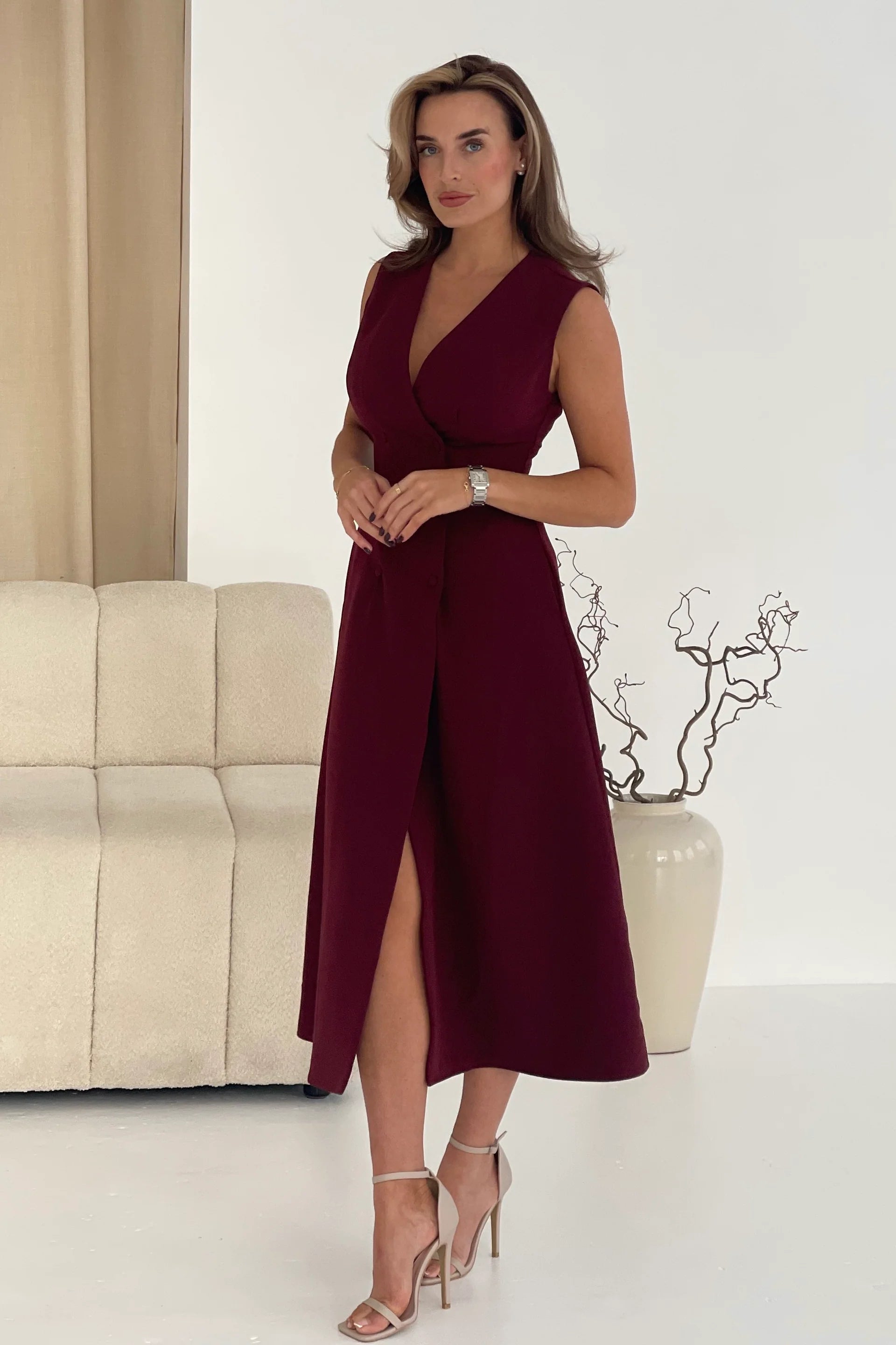 Hazel Tailored Sleeveless Midi Dress (Wine)