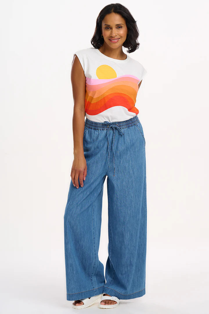 Chrissy Relaxed Tank T-Shirt (Off-White/Sunset Waves)