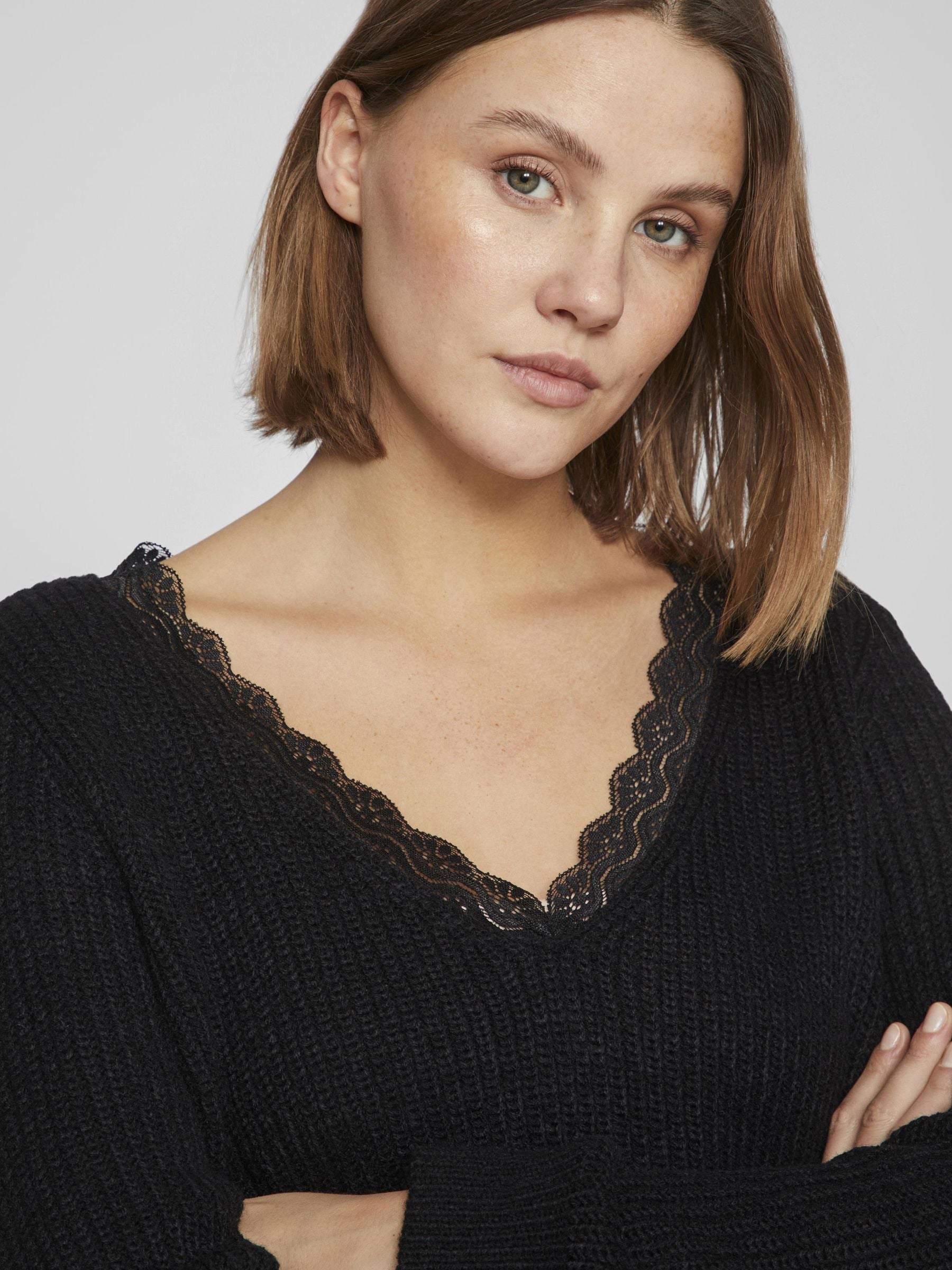 Lacy V-Neck Jumper (Black)