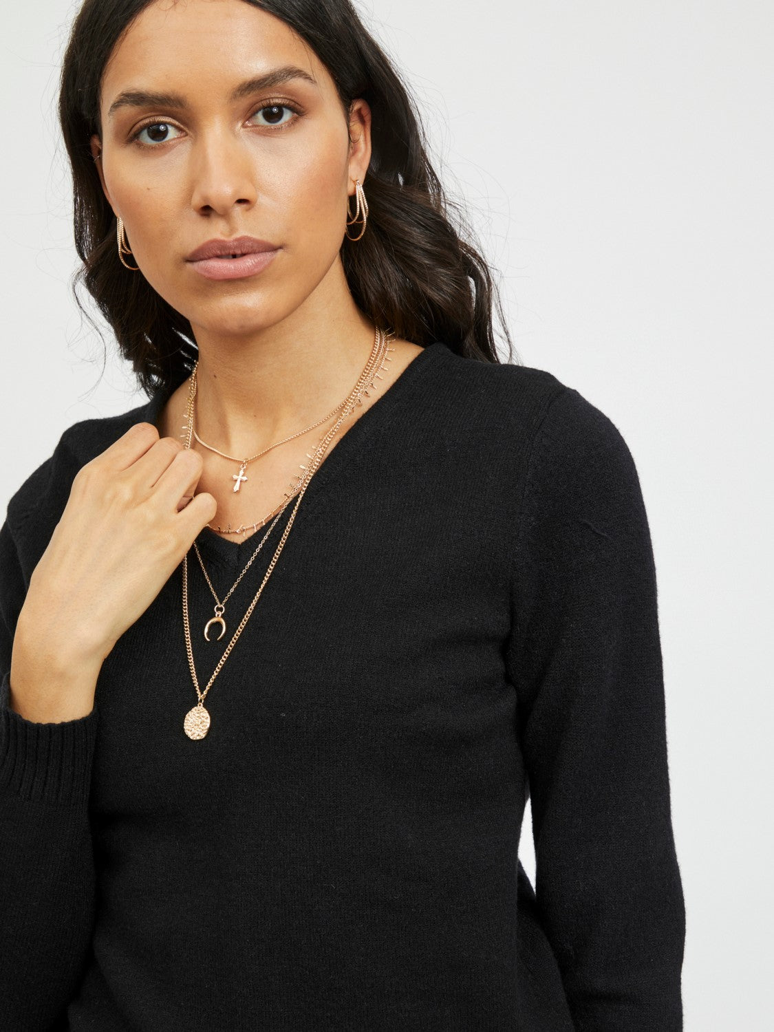 MIELA V-NECK JUMPER (BLACK)