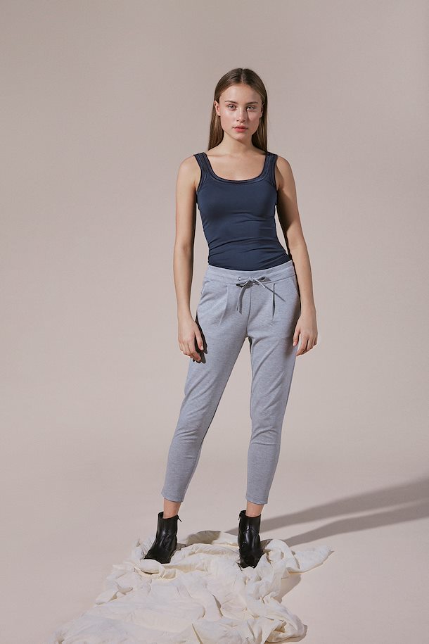 grey cropped joggers 