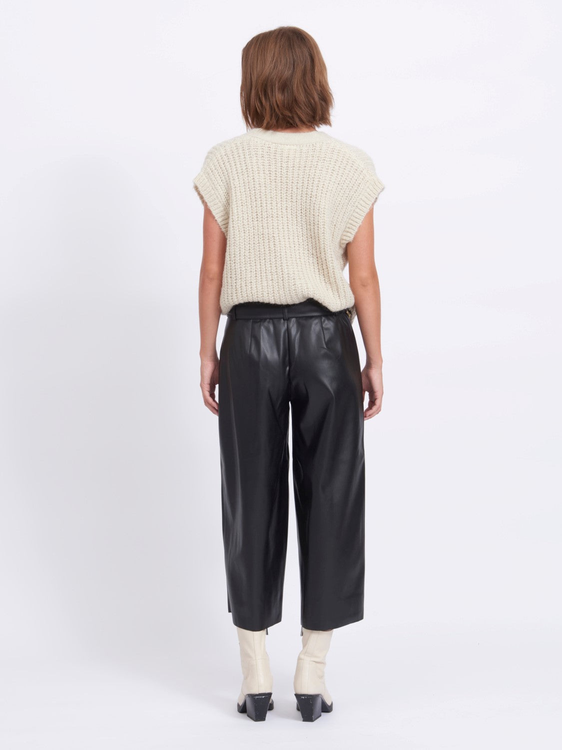 Laurie Cropped Leather Trousers (Black)